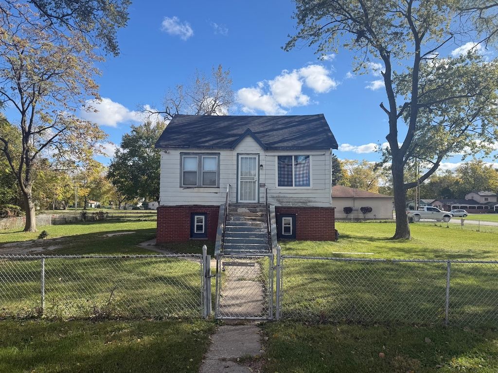 1445 Lexington Avenue, Ford Heights, IL 60411