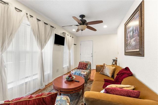 3435 Euclid Avenue, Kansas City, MO 64109