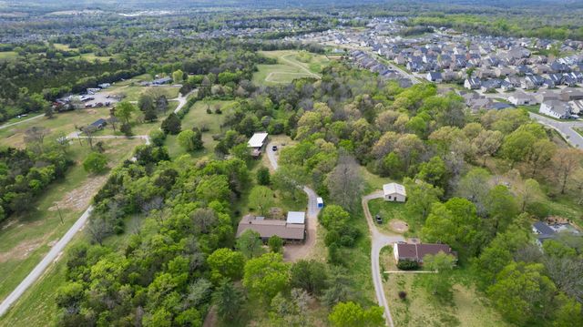 2413 Fly Rd, Nolensville, TN 37135