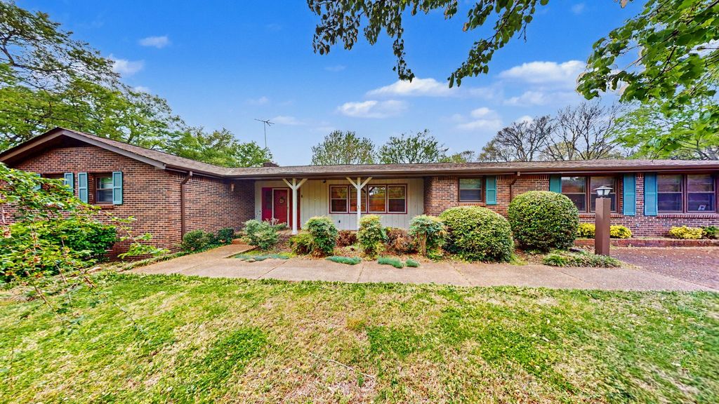 2413 Fly Rd, Nolensville, TN 37135