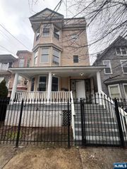 117 12th Street, Newark, NJ 07107