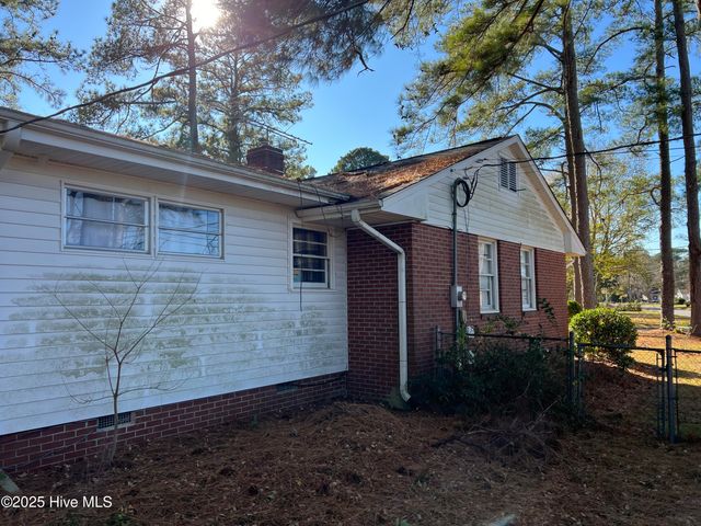 1123 Candlewood Drive, Kinston, NC 28501