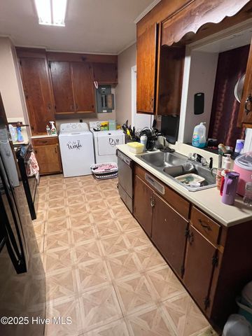 1123 Candlewood Drive, Kinston, NC 28501