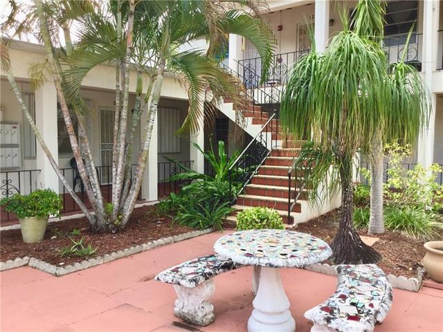 756 N 17TH Avenue 14, Hollywood, FL 33020
