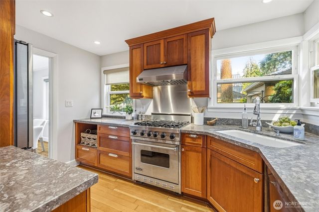 2745 NE 89th Street, Seattle, WA 98115
