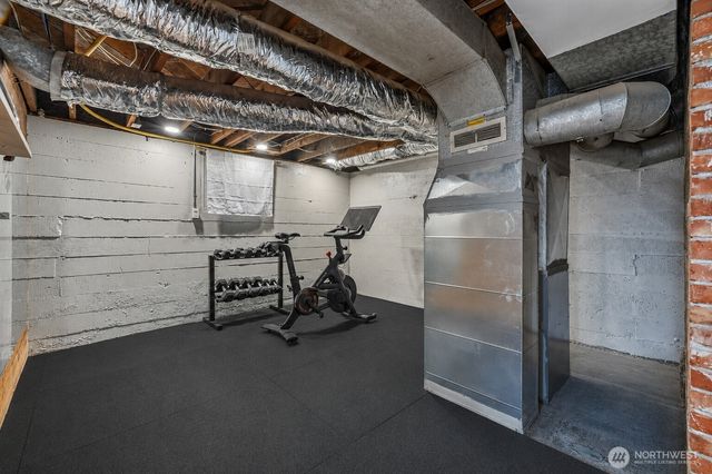 2745 NE 89th Street, Seattle, WA 98115