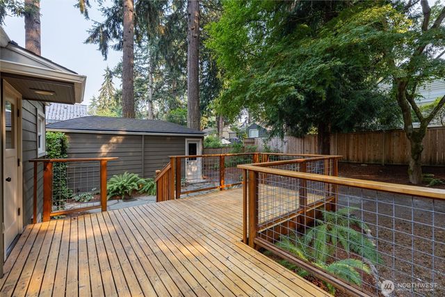 2745 NE 89th Street, Seattle, WA 98115