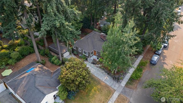 2745 NE 89th Street, Seattle, WA 98115