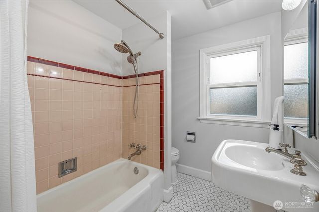 2745 NE 89th Street, Seattle, WA 98115