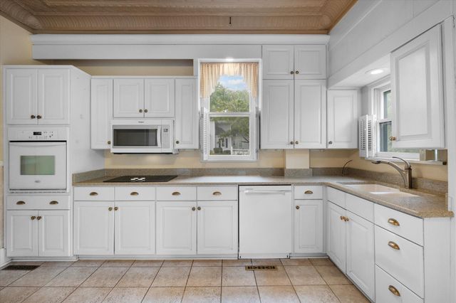 303 E 9TH ST, Fulton, MO 65251