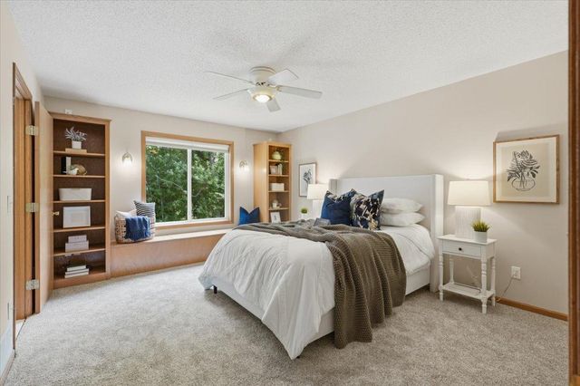 1039 Heather Drive, Woodbury, MN 55129