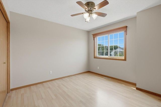 1039 Heather Drive, Woodbury, MN 55129