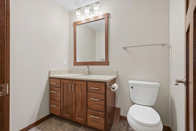 1039 Heather Drive, Woodbury, MN 55129