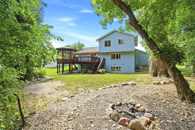 1039 Heather Drive, Woodbury, MN 55129