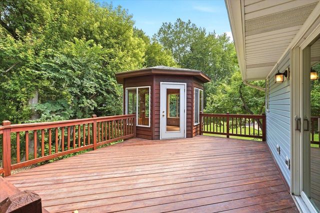 1039 Heather Drive, Woodbury, MN 55129