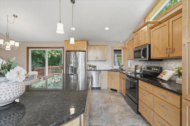 1039 Heather Drive, Woodbury, MN 55129