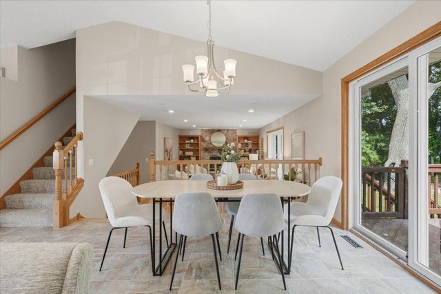 1039 Heather Drive, Woodbury, MN 55129