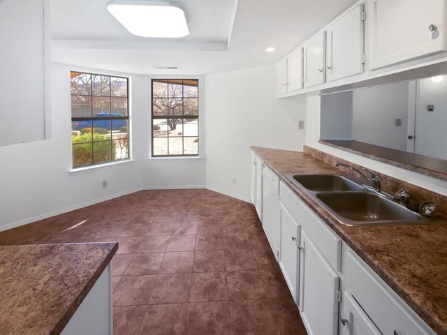 5305 Carruthers Street NE, Albuquerque, NM 87111