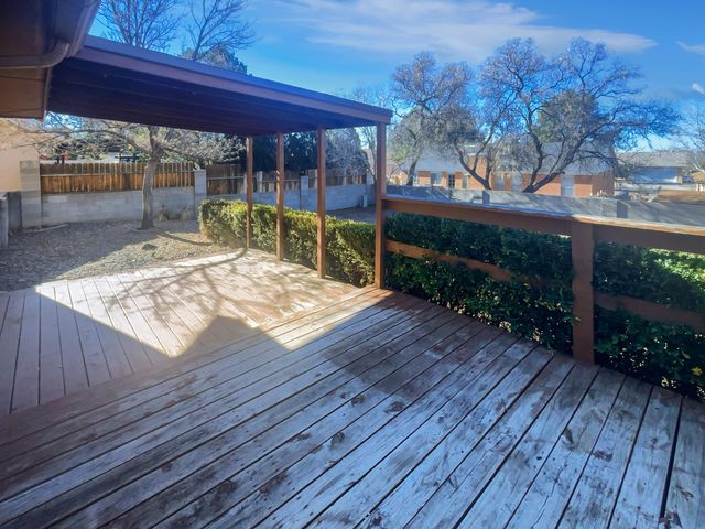 5305 Carruthers Street NE, Albuquerque, NM 87111