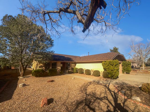 5305 Carruthers Street NE, Albuquerque, NM 87111