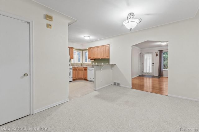 2440 Ferncliff Avenue, Royal Oak, MI 48073