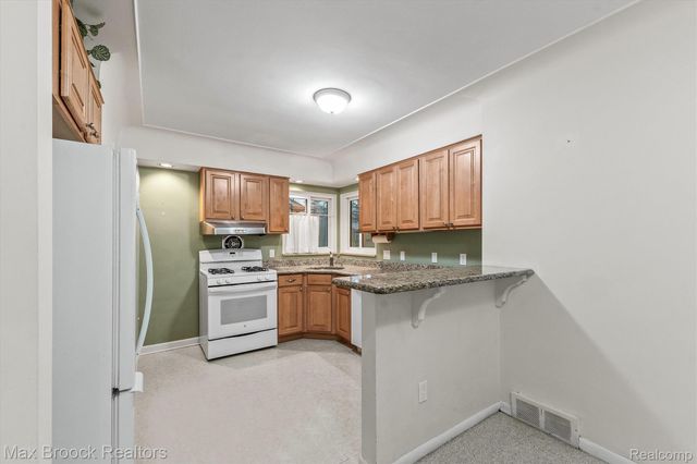 2440 Ferncliff Avenue, Royal Oak, MI 48073