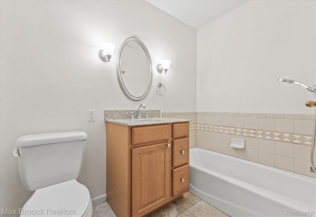 2440 Ferncliff Avenue, Royal Oak, MI 48073