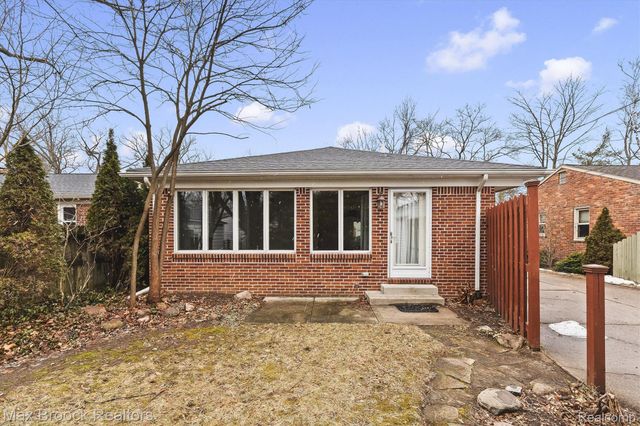 2440 Ferncliff Avenue, Royal Oak, MI 48073