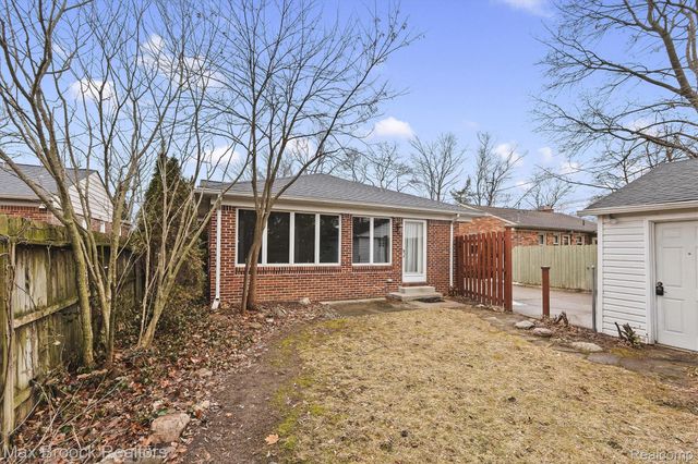 2440 Ferncliff Avenue, Royal Oak, MI 48073