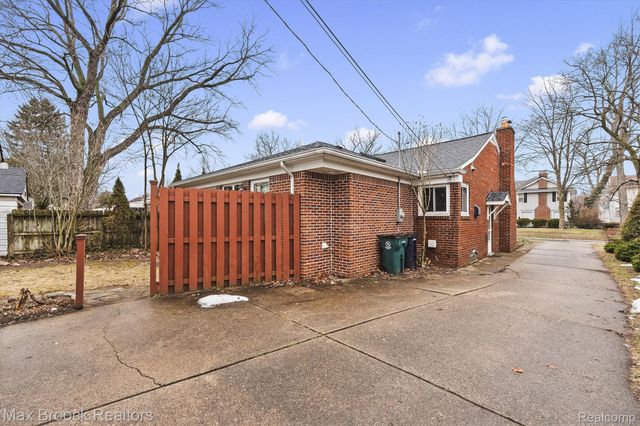 2440 Ferncliff Avenue, Royal Oak, MI 48073