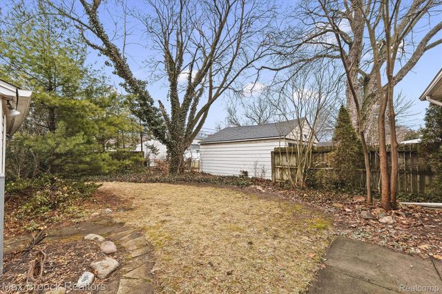 2440 Ferncliff Avenue, Royal Oak, MI 48073