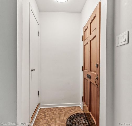 2440 Ferncliff Avenue, Royal Oak, MI 48073