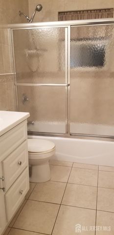 27 Judson Street 13B, Edison, NJ 08837