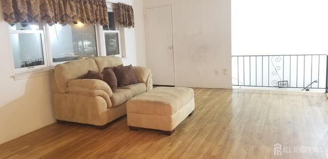 27 Judson Street 13B, Edison, NJ 08837