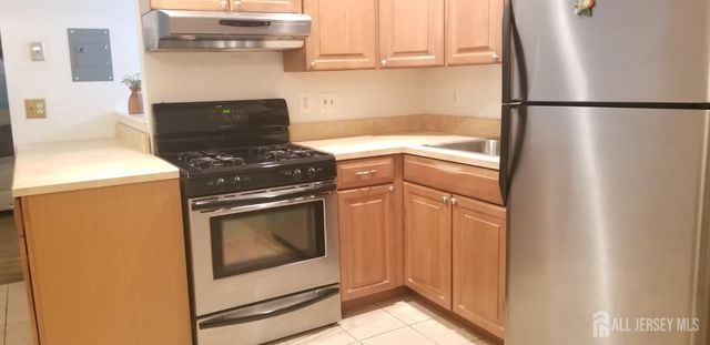 27 Judson Street 13B, Edison, NJ 08837