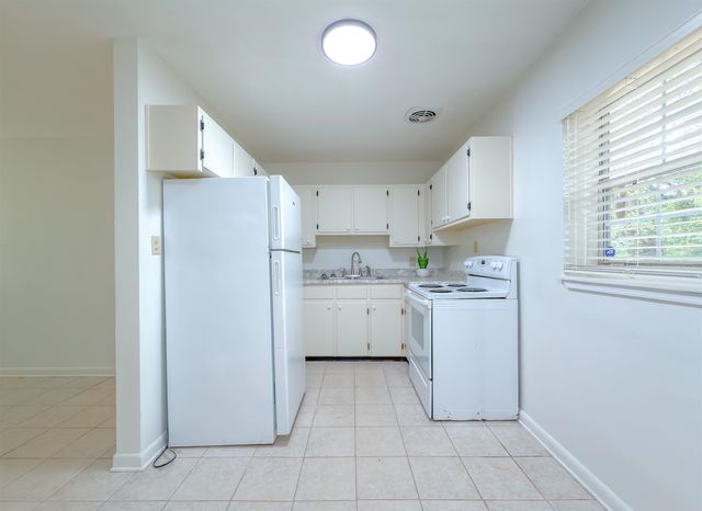 2314 Pontiac Drive, Tallahassee, FL 32301