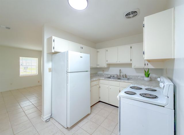 2314 Pontiac Drive, Tallahassee, FL 32301