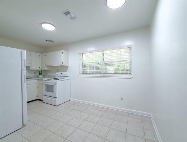 2314 Pontiac Drive, Tallahassee, FL 32301
