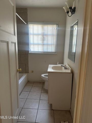 1867 Shamrock Drive, Jackson, MS 39204