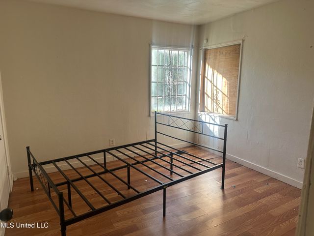 1867 Shamrock Drive, Jackson, MS 39204