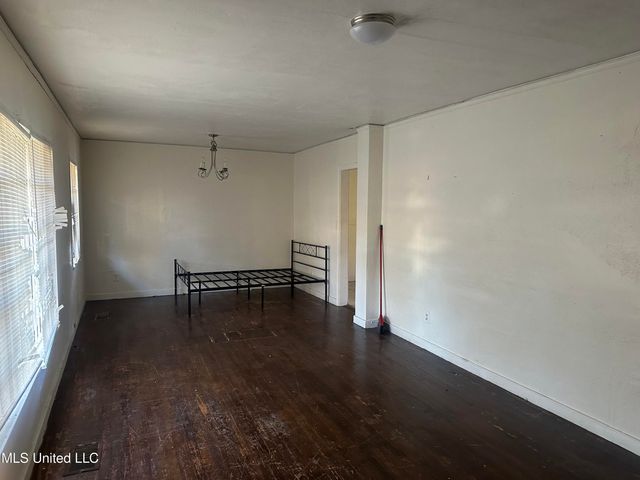 1867 Shamrock Drive, Jackson, MS 39204