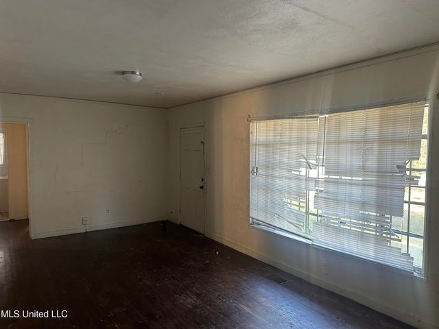 1867 Shamrock Drive, Jackson, MS 39204