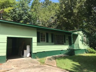 1867 Shamrock Drive, Jackson, MS 39204