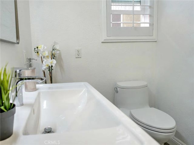 2000 Pacific Coast Highway 203, Huntington Beach, CA 92648