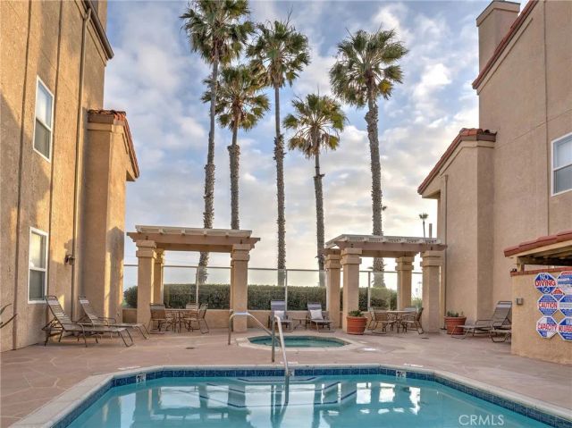 2000 Pacific Coast Highway 203, Huntington Beach, CA 92648