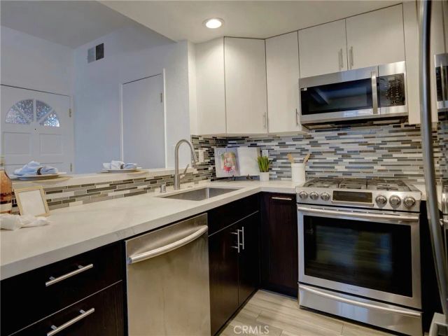 2000 Pacific Coast Highway 203, Huntington Beach, CA 92648