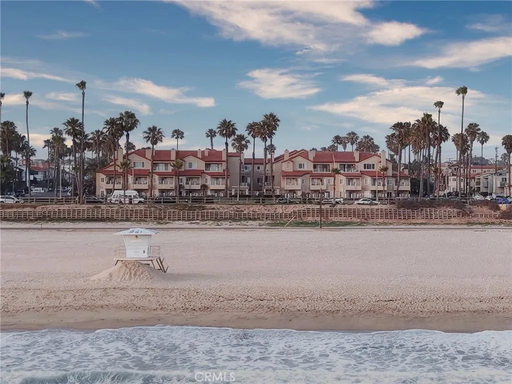 2000 Pacific Coast Highway 203, Huntington Beach, CA 92648