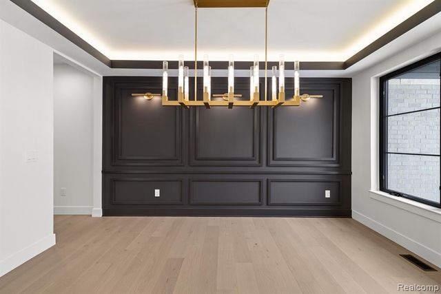 1545 Tiverton Trail Drive, Rochester Hills, MI 48306