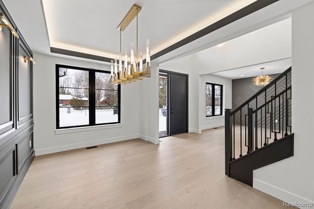 1545 Tiverton Trail Drive, Rochester Hills, MI 48306