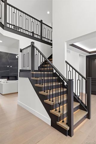 1545 Tiverton Trail Drive, Rochester Hills, MI 48306